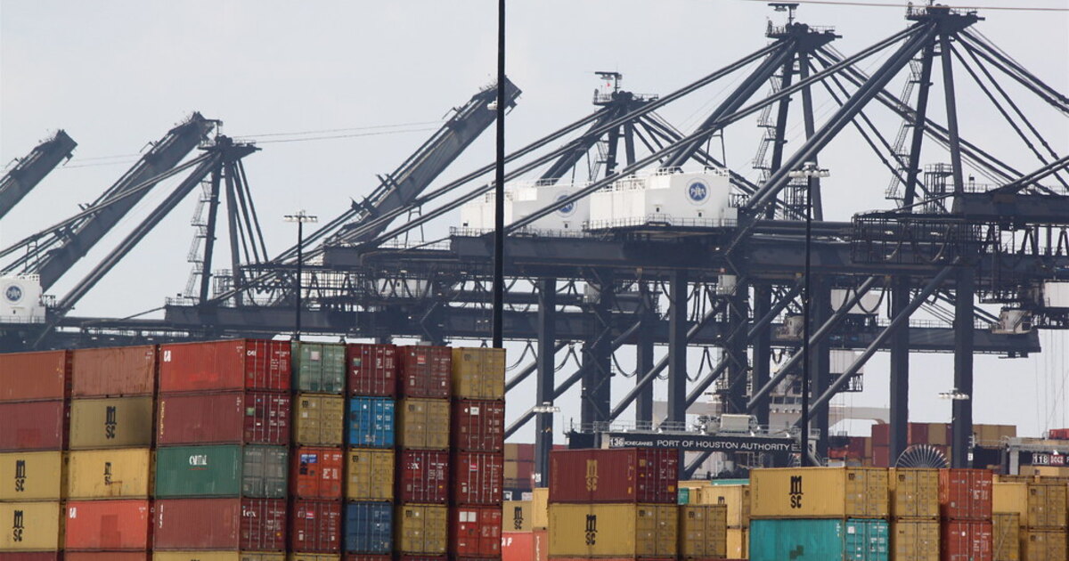 the Docker container that was Created but never bound its port